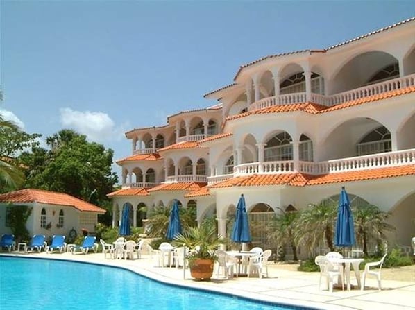Cabarete, DR: Oceanfront, Surf, Sun and Vacation