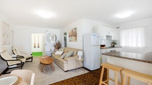 Living / Kitchen 