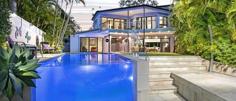 Welcome to your own private resort in the centre of Noosa