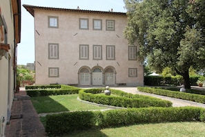 Villa courtyard