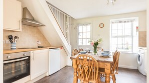 Kitchen & Dining Area