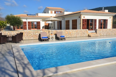 Luz de Sol is a fantastic newly built  beach side villa 25 meters from the beach