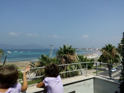 panoramic view, central, beach front