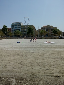 panoramic view, central, beach front