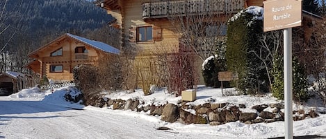 7 route des chaumieux . Le chalet vous êtes arrivés