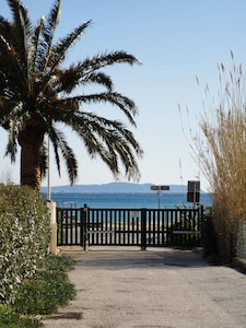 Stunning Beach Front Apartment With Sea View