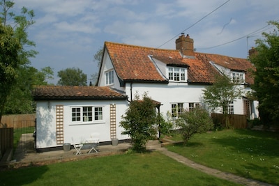 Schönes Vier-Sterne-400 Jahre altes Cottage