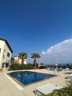 Pool 8m x 4m