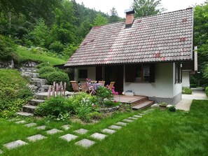 garden terrace with privacy 