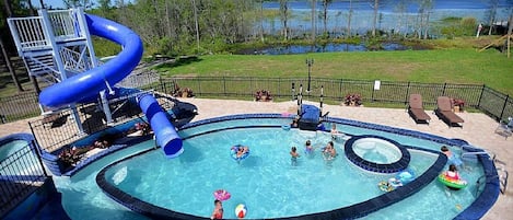 The Go Fish Pool, Slide, Spa, And Lazy River--100% private!