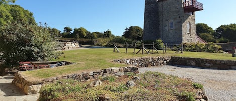 Garden of the Cottages. Cottages on left (Engine House not for holiday rent)