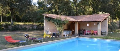 Piscine et Pool house