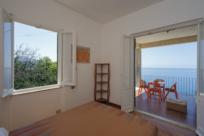 Sori - Italian Riviera: Attic with panoramic sea view and pool 