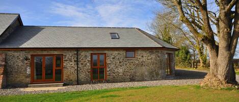 Renovated 1800's One Bed Barn