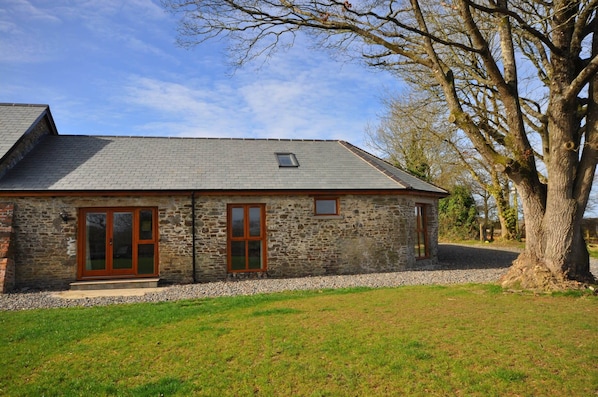 Renovated 1800's One Bed Barn