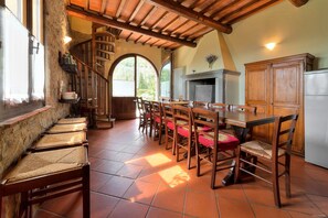 Common dining room in the "Fienile"