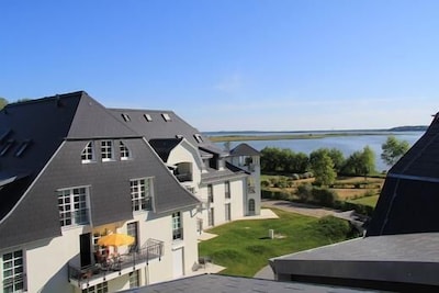 Traumhafte Wohnung mit Seeblick, direkt am Achterwasser und Golfclub