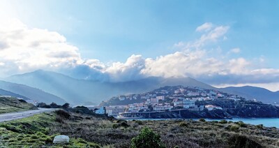 IN CERBERE, TERRACE SEA VIEW AND MOUNTAIN - APARTMENT Chic and design