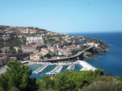 IN CERBERE, TERRACE SEA VIEW AND MOUNTAIN - APARTMENT Chic and design