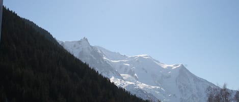 Vue du Mont-blanc depuis le salon et de l aiguille du Midi 