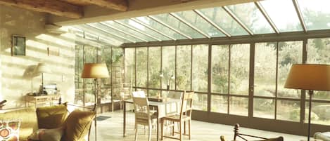 Le salon vue sur jardin !