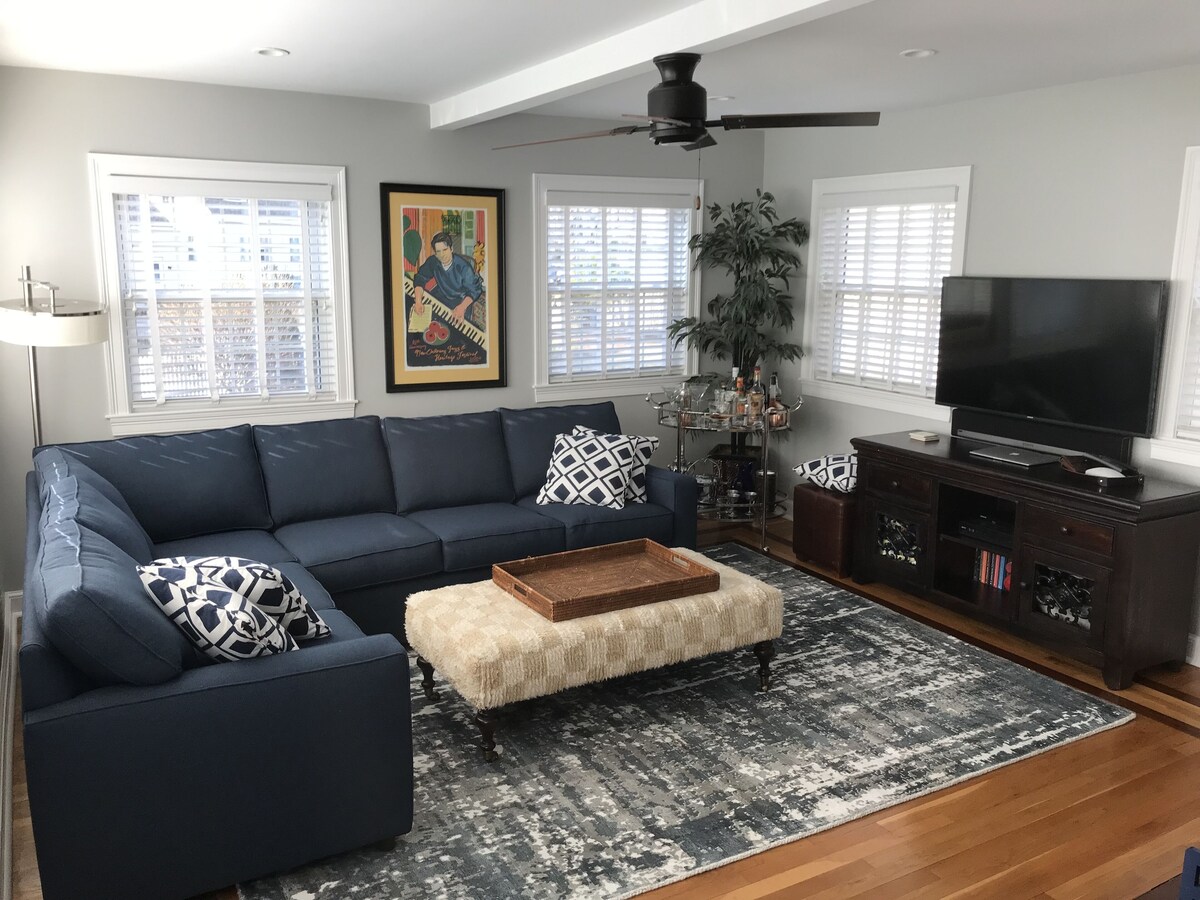 Wonderful Renovated Family Friendly Home Close to Boston and Lexington