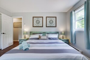 Master Bedroom w King Size Bed & In-Suite Bath in French Cottage Style
Top Floor