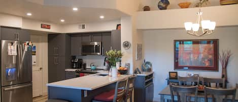 Kitchen/Dining Area