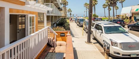 Just steps to the beach, shops and restaurants.