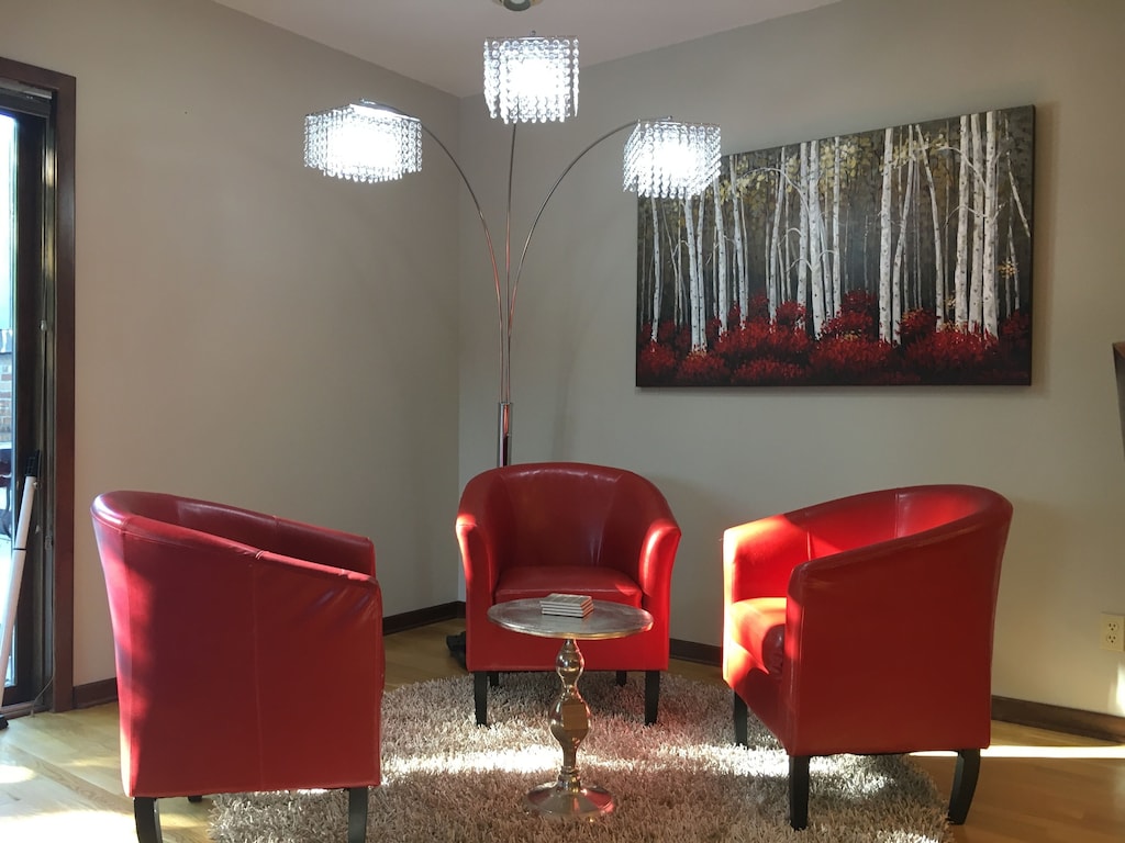 Fabulous Minneapolis Townhome Large Groups Como