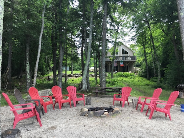 Firepit Area by Lake