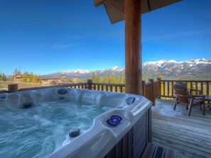 MMH 1 Gambler Way, Hot Tub