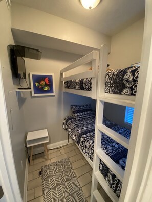 Bunk room 