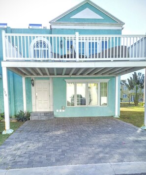 Front Entryway for this first floor unit 