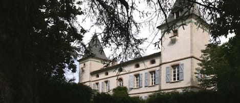 Façade vue du parc