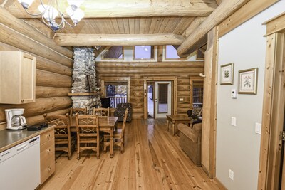 ☼Getaway Cabin Perfect For Ski Or Hike For Groups☼