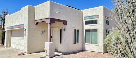 Cozy Tucson Abode - Just Like Grandma's