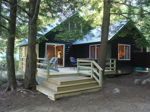 Cottage.
Youtube: @MainesBestCabins744
Instagram: @MaineCabinRentals