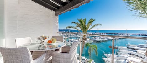 Front line beach luxury 2 bedroom in Puerto Banus