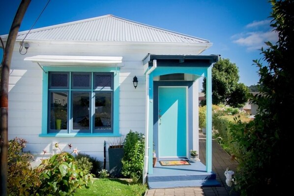 Cute house with its own driveway