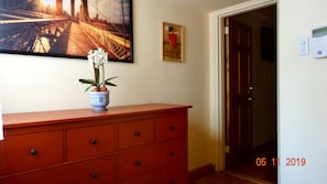 STUDIO HALLWAY