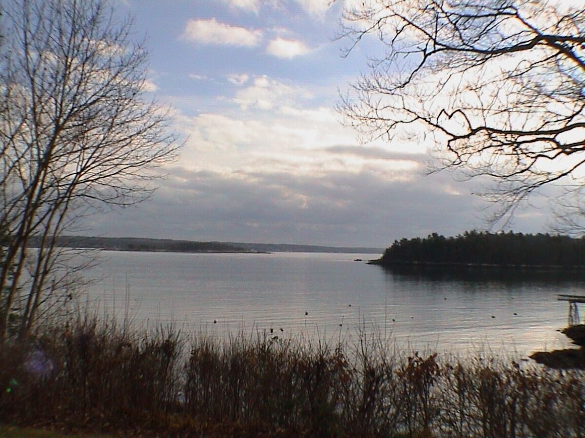 Lovely Kings Cove Cottage near Sandy Beach