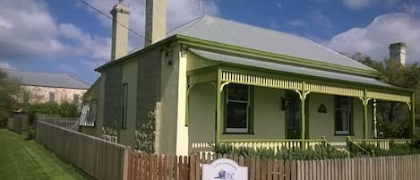 Built c1910, The Gatehouse was the much loved home of an old Port Fairy family.