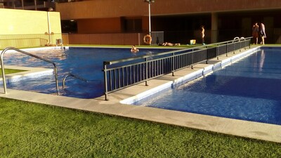 apartment + pool + near the beach + 2 bedrooms wifi parking in Valencia