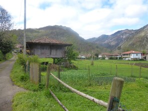 Casa desde fuera ( zona muy tranquila )