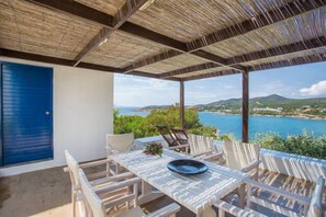 Balcony with sea view 