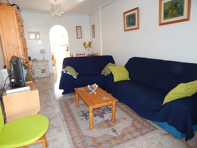 Close to bars and restaurants, 10 minute walk to the sea 