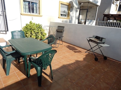 Close to bars and restaurants, 10 minute walk to the sea 