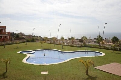 Precioso apartamento a 500 m de la playa con jardin privado y vistas al mar