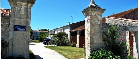 APPARTEMENT DE CHARME À LA GOMBAUDIÈRE